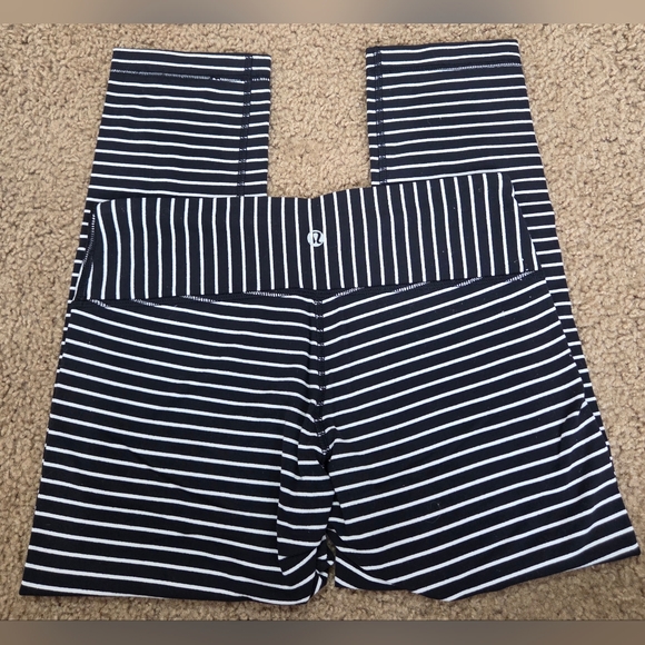 Lululemon athletica Cropped Striped Activewear Leggings Tights Size 6 - Picture 1 of 7
